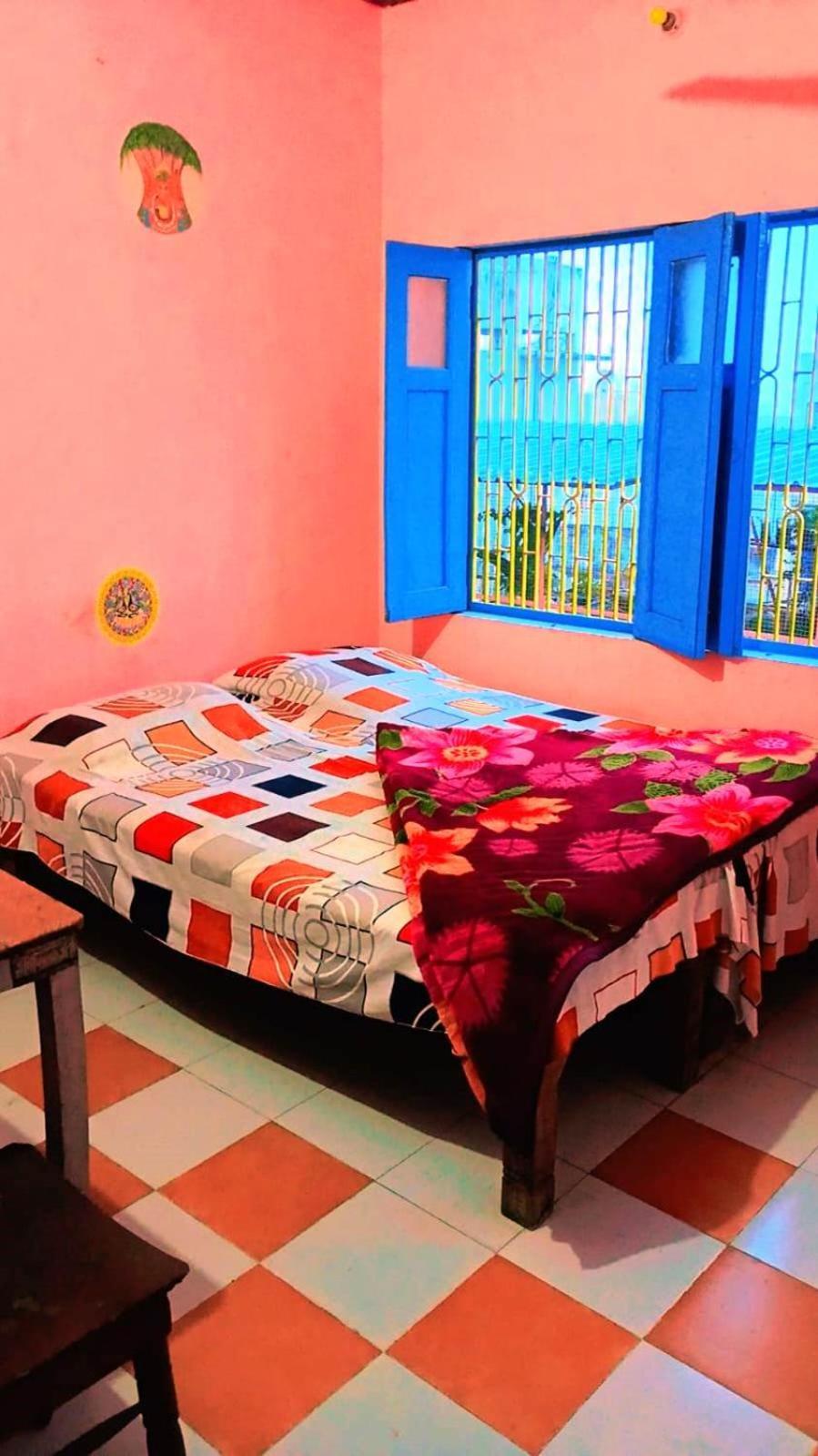 Tiwari Palace Modern Vision Guest House พาราณสี ภายนอก รูปภาพ