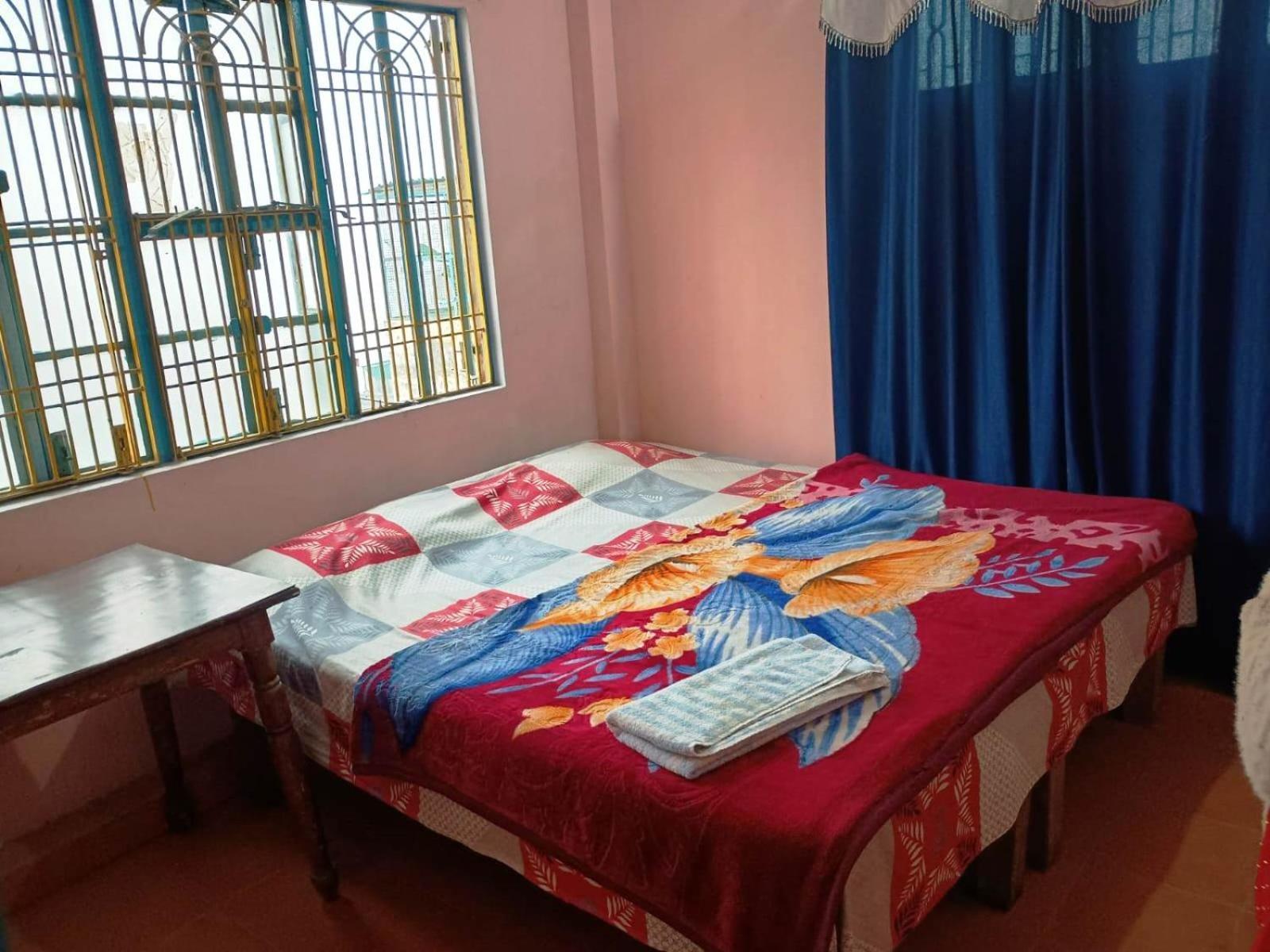 Tiwari Palace Modern Vision Guest House พาราณสี ภายนอก รูปภาพ